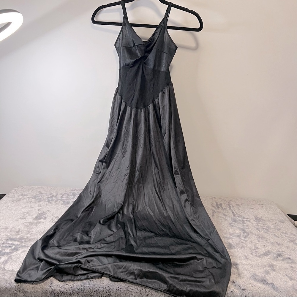 Vintage Lady Cameo of Dallas Black Floor Length Grand Sweep Nightgown Size M